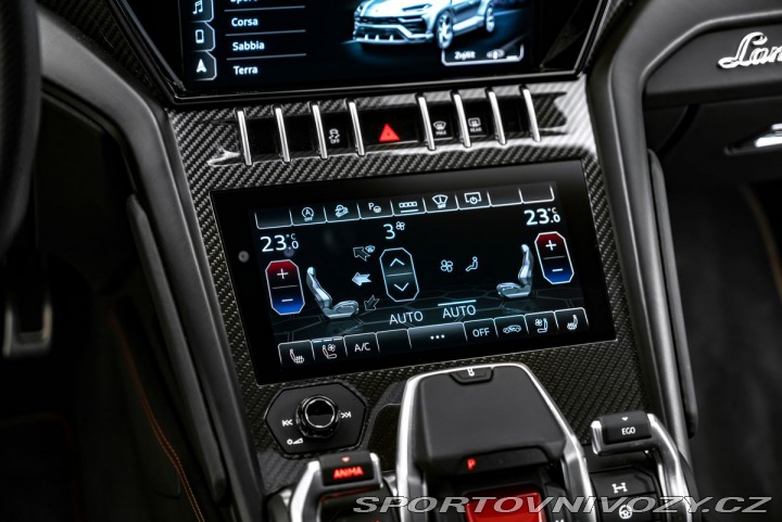 Lamborghini Urus 4.0 V8, pano, masáže, 360 2022