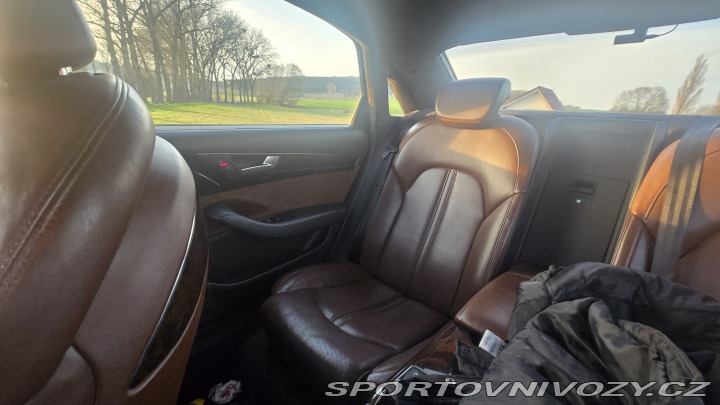 Audi Ostatní modely Audi A8L D4 2011