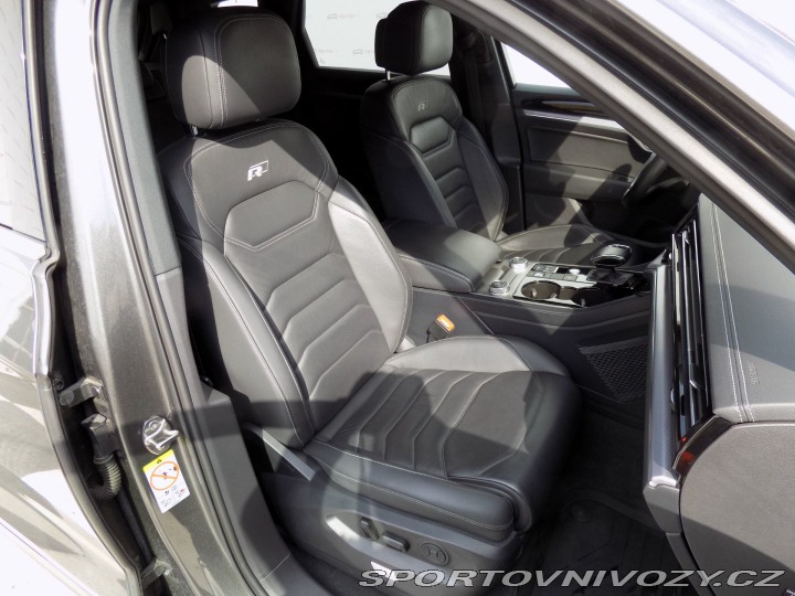 Volkswagen Ostatní modely Touareg 3.0TDI/R-Line/4x4/AT/Matr 2018