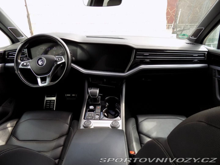 Volkswagen Ostatní modely Touareg 3.0TDI/R-Line/4x4/AT/Matr 2018