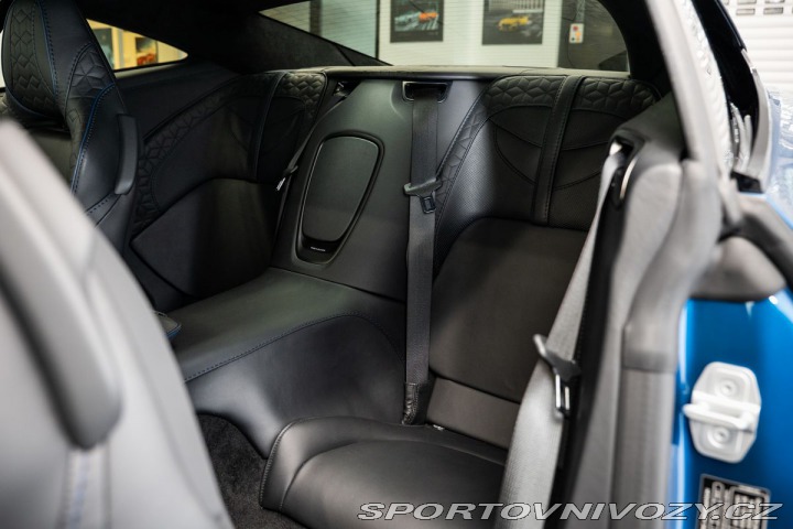 Aston Martin DBS 2023