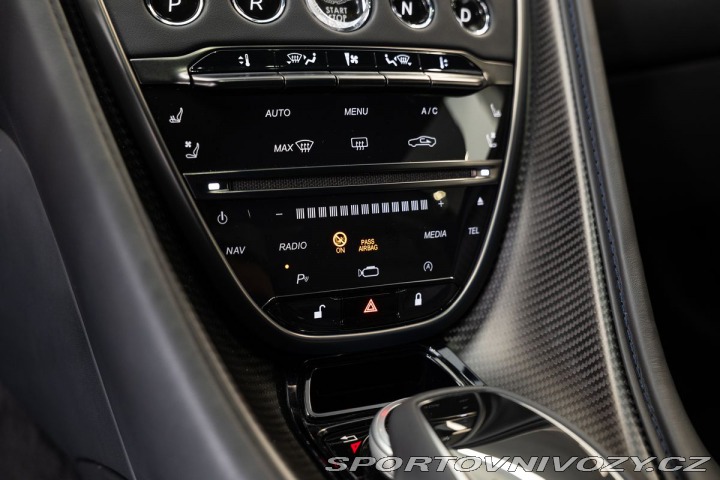 Aston Martin DBS 2023