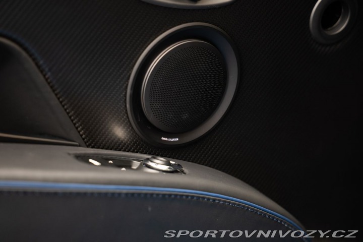 Aston Martin DBS 2023