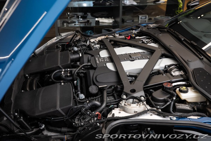 Aston Martin DBS 2023