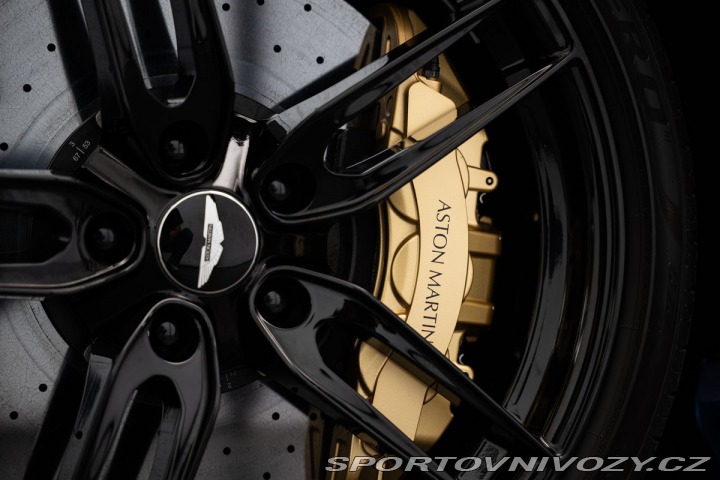 Aston Martin DBS 2023