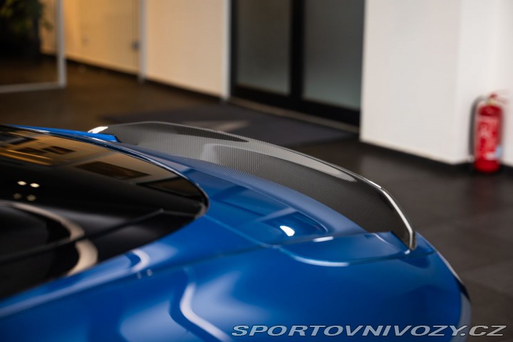 Aston Martin DBS 2023