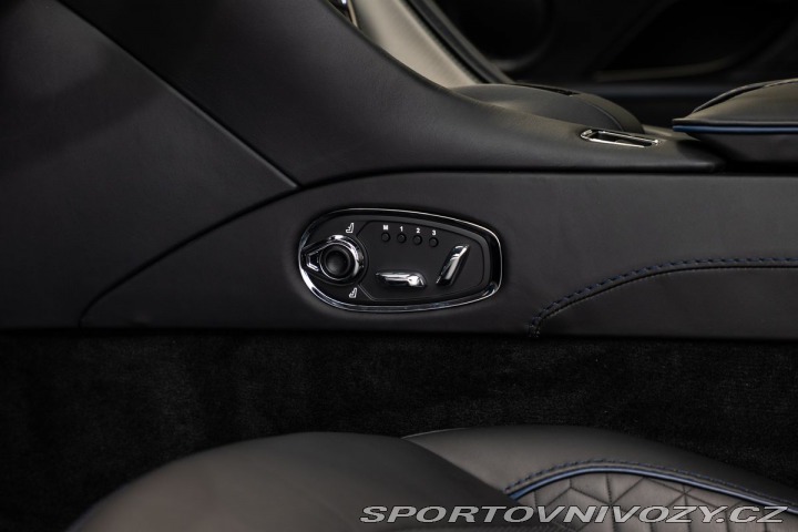 Aston Martin DBS 2023