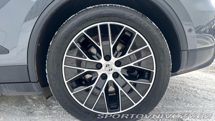 Porsche Macan 4 2025