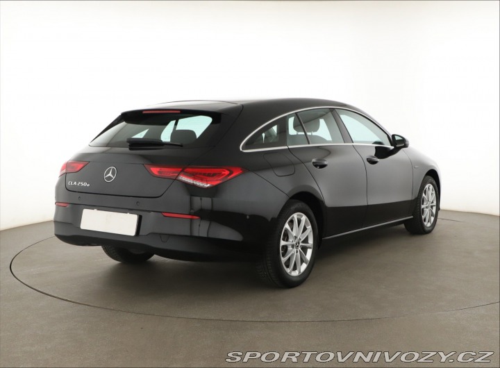 Mercedes-Benz CLA 250 e 2021