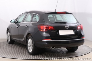 Opel Astra 2.0 CDTI 2012