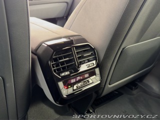 BMW iX xDrive60 1800