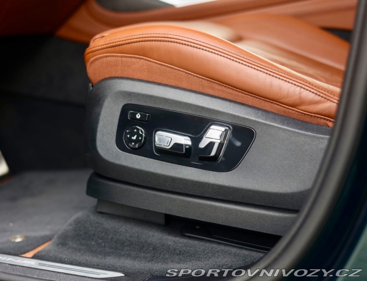 BMW X7 ALPINA XB7 4.4 V8 Skylou 2023