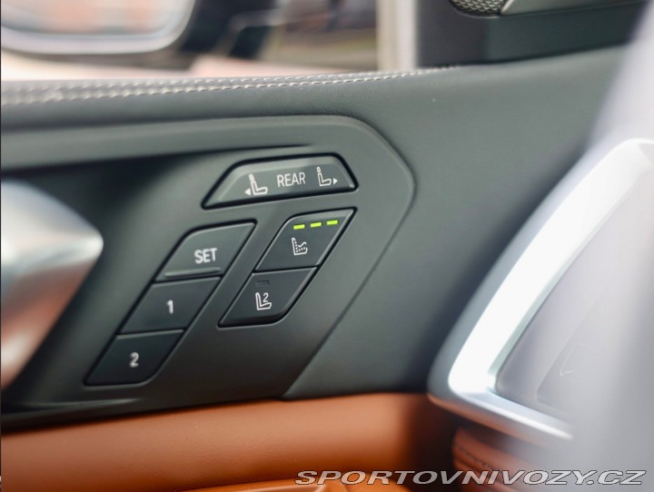 BMW X7 ALPINA XB7 4.4 V8 Skylou 2023