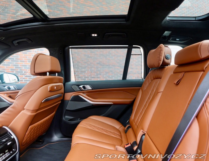 BMW X7 ALPINA XB7 4.4 V8 Skylou 2023