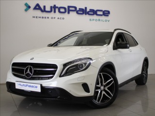 Mercedes-Benz  GLA 2,0 250 4Matic H/K PAMĚŤ