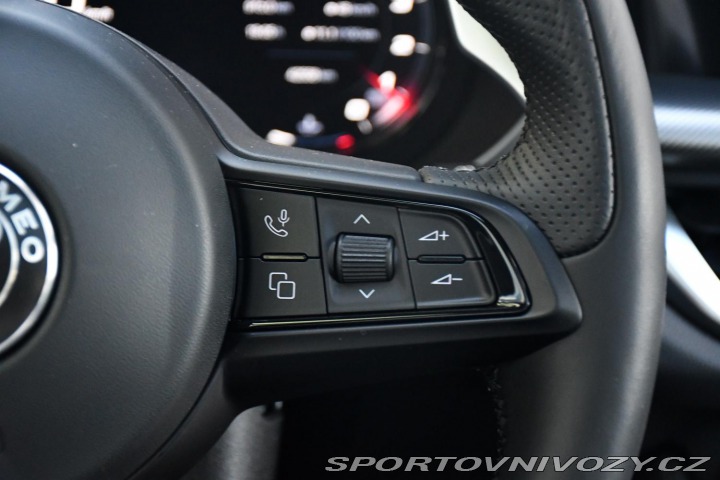 Alfa Romeo Stelvio 2.0TURBO 206kW VELOCE Zad 2024