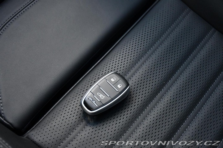 Alfa Romeo Stelvio 2.0TURBO 206kW VELOCE Zad 2024