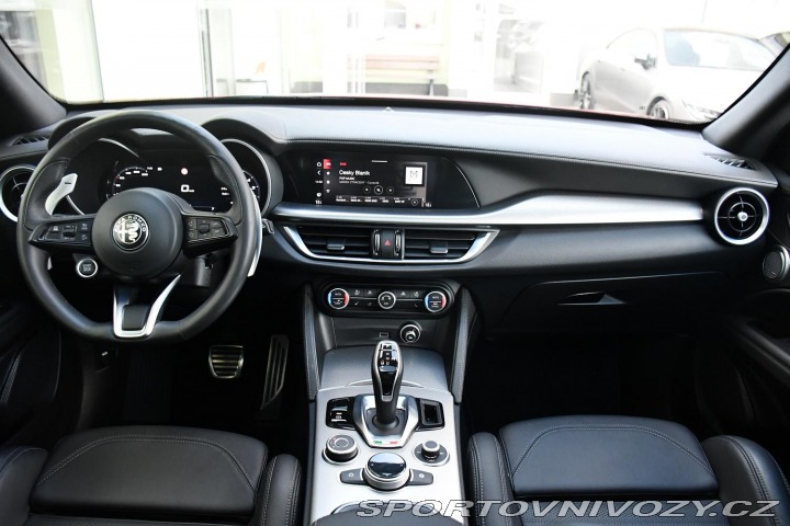 Alfa Romeo Stelvio 2.0TURBO 206kW VELOCE Zad 2024