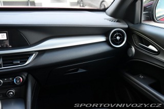 Alfa Romeo Stelvio 2.0TURBO 206kW VELOCE Zad 2024