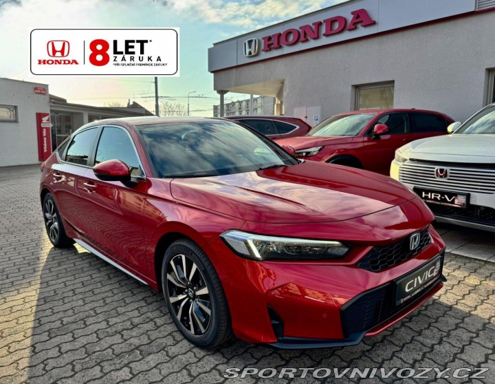 Honda Civic 2.0e:HEV Elegance SKLADEM 2026