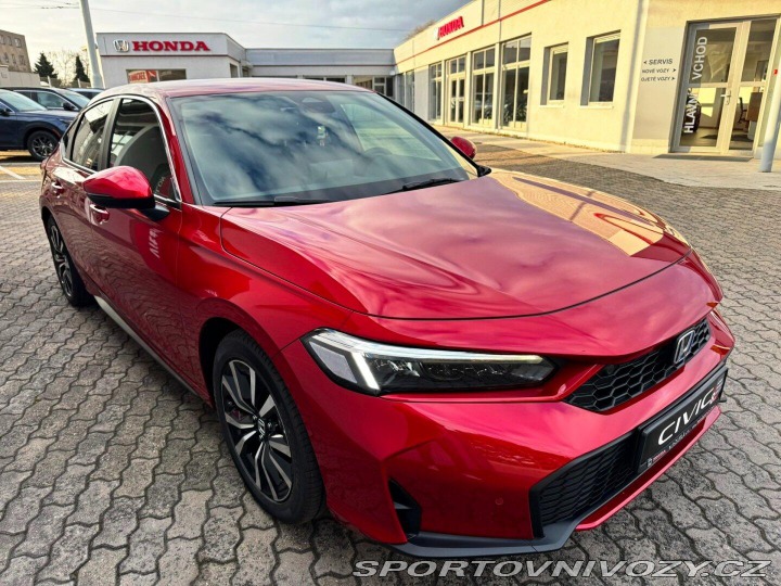 Honda Civic 2.0e:HEV Elegance SKLADEM 2026