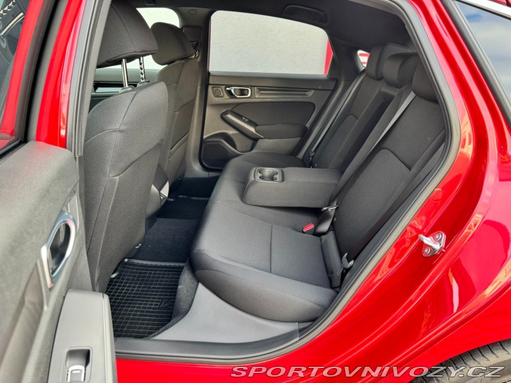 Honda Civic 2.0e:HEV Elegance SKLADEM 2026