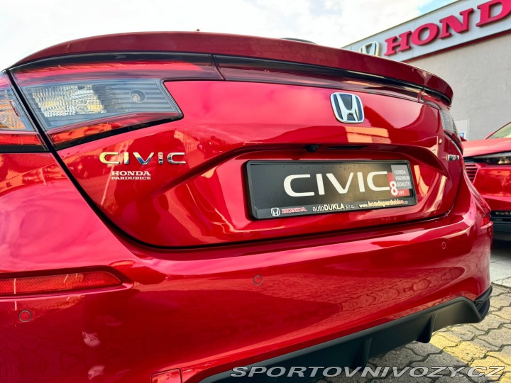 Honda Civic 2.0e:HEV Elegance SKLADEM 2026