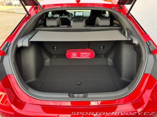 Honda Civic 2.0e:HEV Elegance SKLADEM 2026