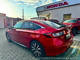 Honda Civic 2.0e:HEV Elegance SKLADEM 2026