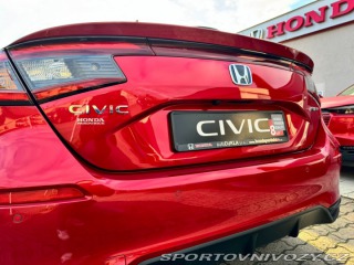 Honda Civic 2.0e:HEV Elegance SKLADEM 2026