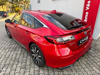 Honda Civic 2.0e:HEV Elegance SKLADEM 2026