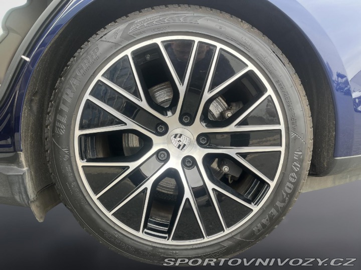 Porsche Taycan Sport Turismo 2025