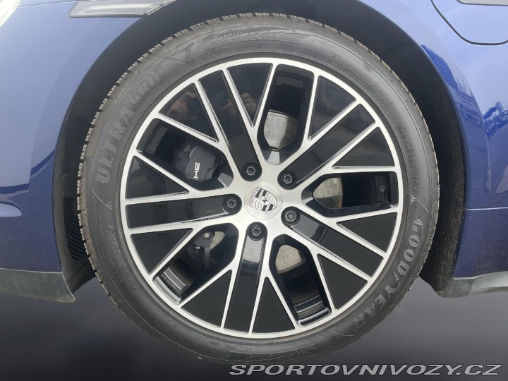 Porsche Taycan Sport Turismo 2025