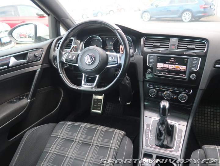 Volkswagen Golf 2.0 TDI GTD 2015