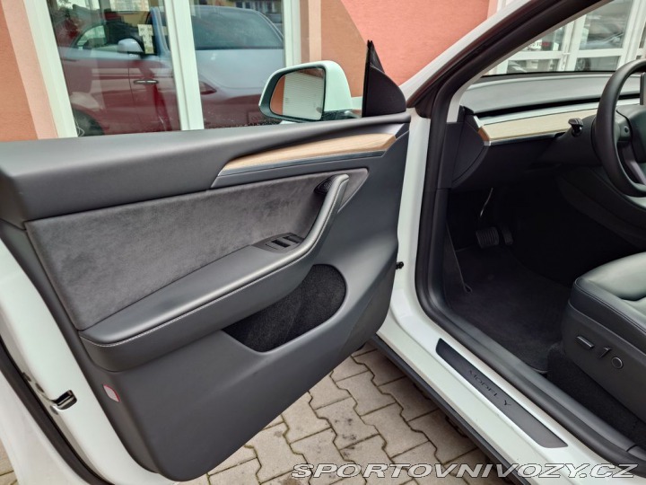 Tesla Model Y L.Range Dual Motor REZERV 2022