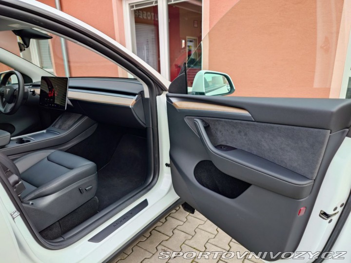 Tesla Model Y L.Range Dual Motor REZERV 2022