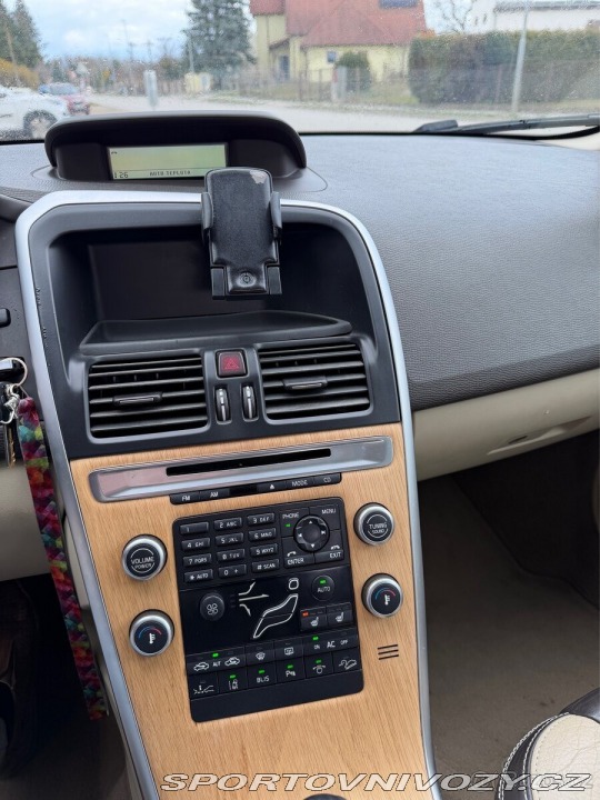 Volvo Ostatní modely XC60 2,4   AWD, 120 kW, manuál 2009