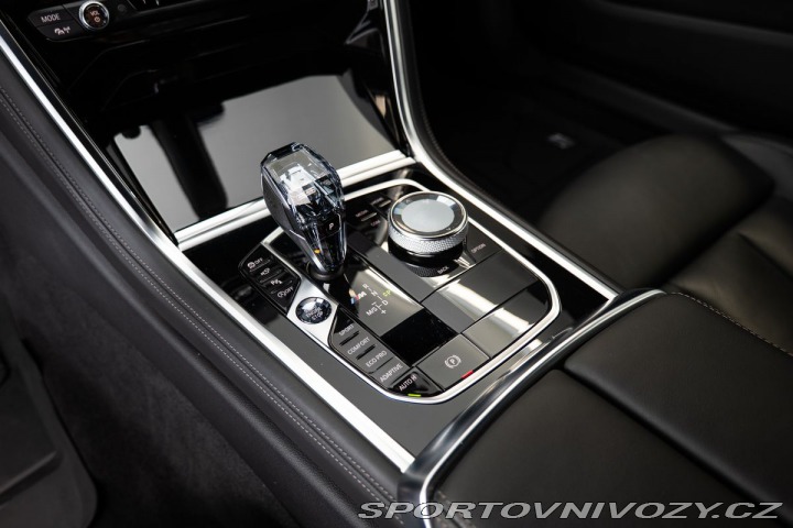 BMW M8 i xDrive Coupé Původ ČR/1 2019