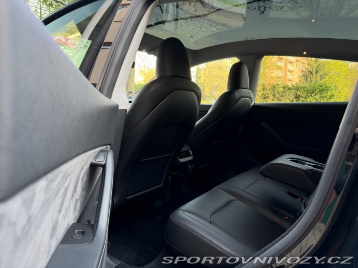 Tesla Model Y AWD Long Range Dual Motor 2024