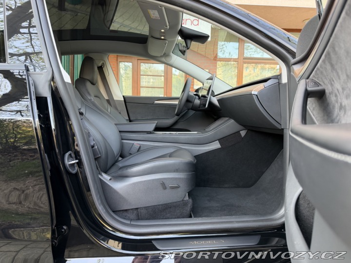 Tesla Model Y AWD Long Range Dual Motor 2024