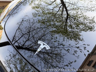 Tesla Model Y AWD Long Range Dual Motor 2024