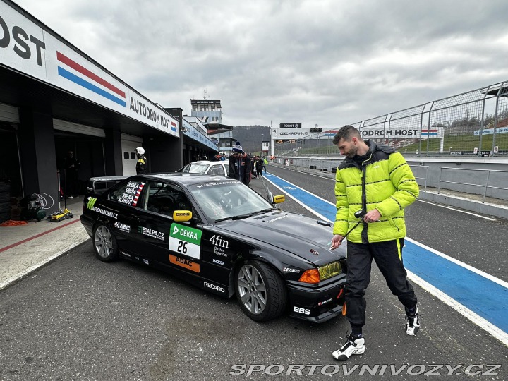 BMW 3 E36 323i závodní 1996