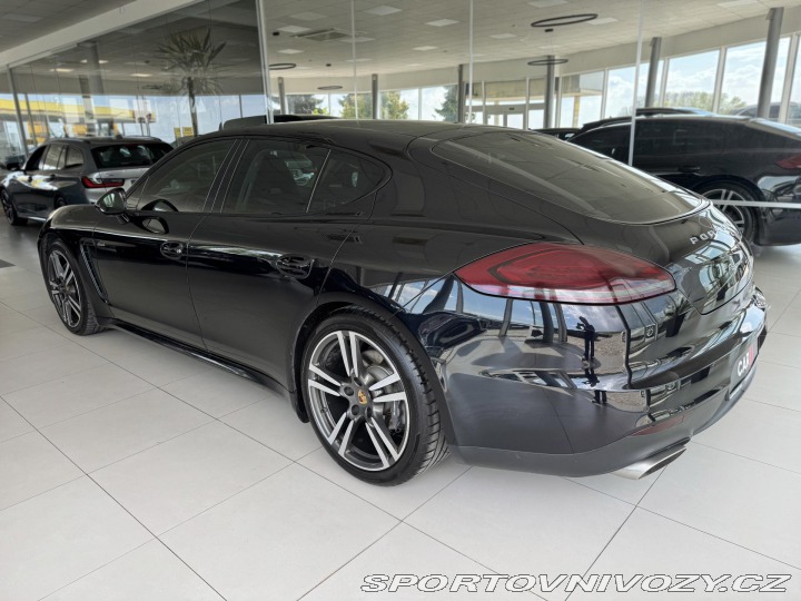 Porsche Panamera  2015