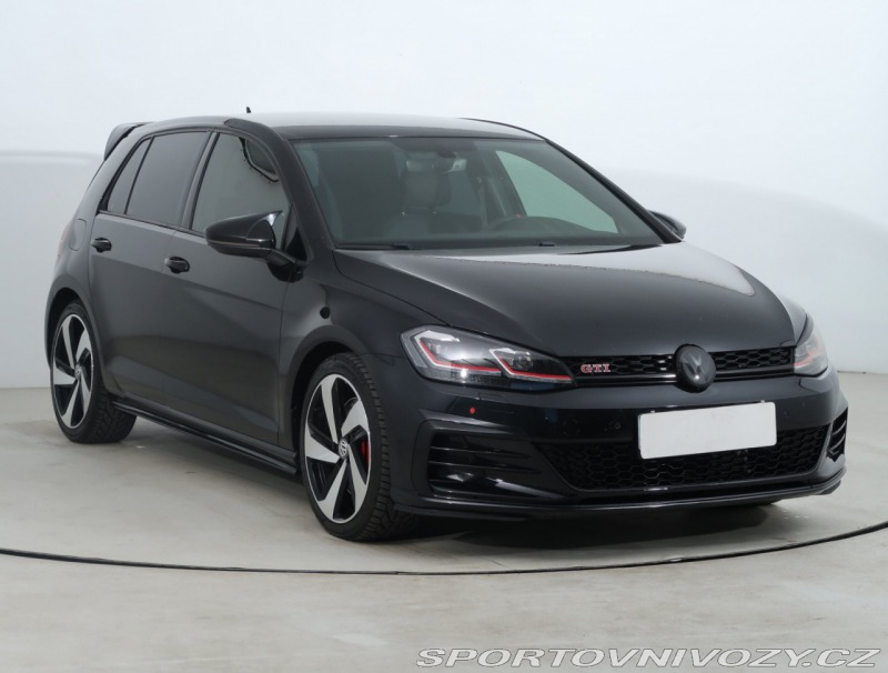 Volkswagen Golf R-Line 2.0 GTI Performanc