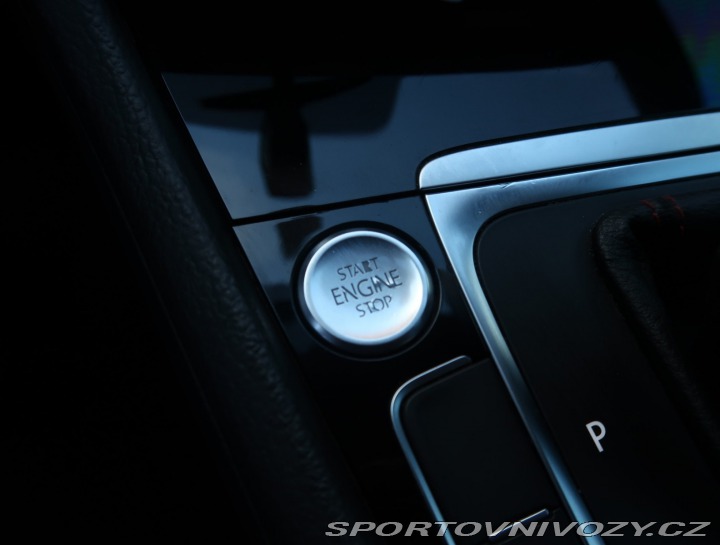 Volkswagen Golf R-Line 2.0 GTI Performanc 2018