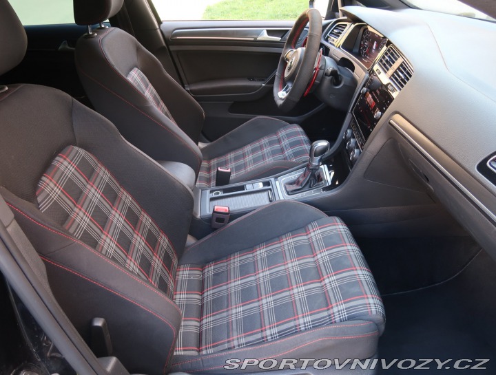 Volkswagen Golf R-Line 2.0 GTI Performanc 2018