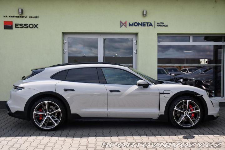 Porsche Taycan CROSS TURISMO REZERVACE 2021
