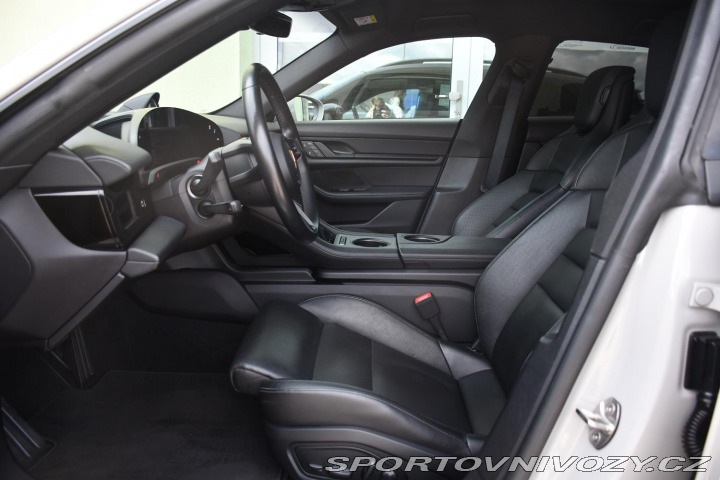 Porsche Taycan CROSS TURISMO REZERVACE 2021