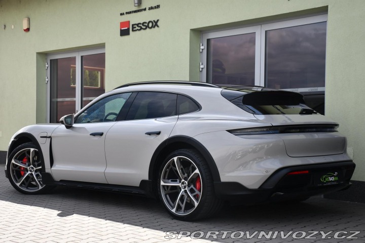 Porsche Taycan CROSS TURISMO REZERVACE 2021