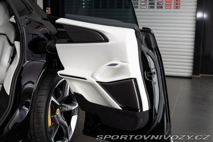 Ferrari Purosangue Pano/LIFT/Masáž/Ventilace 2026